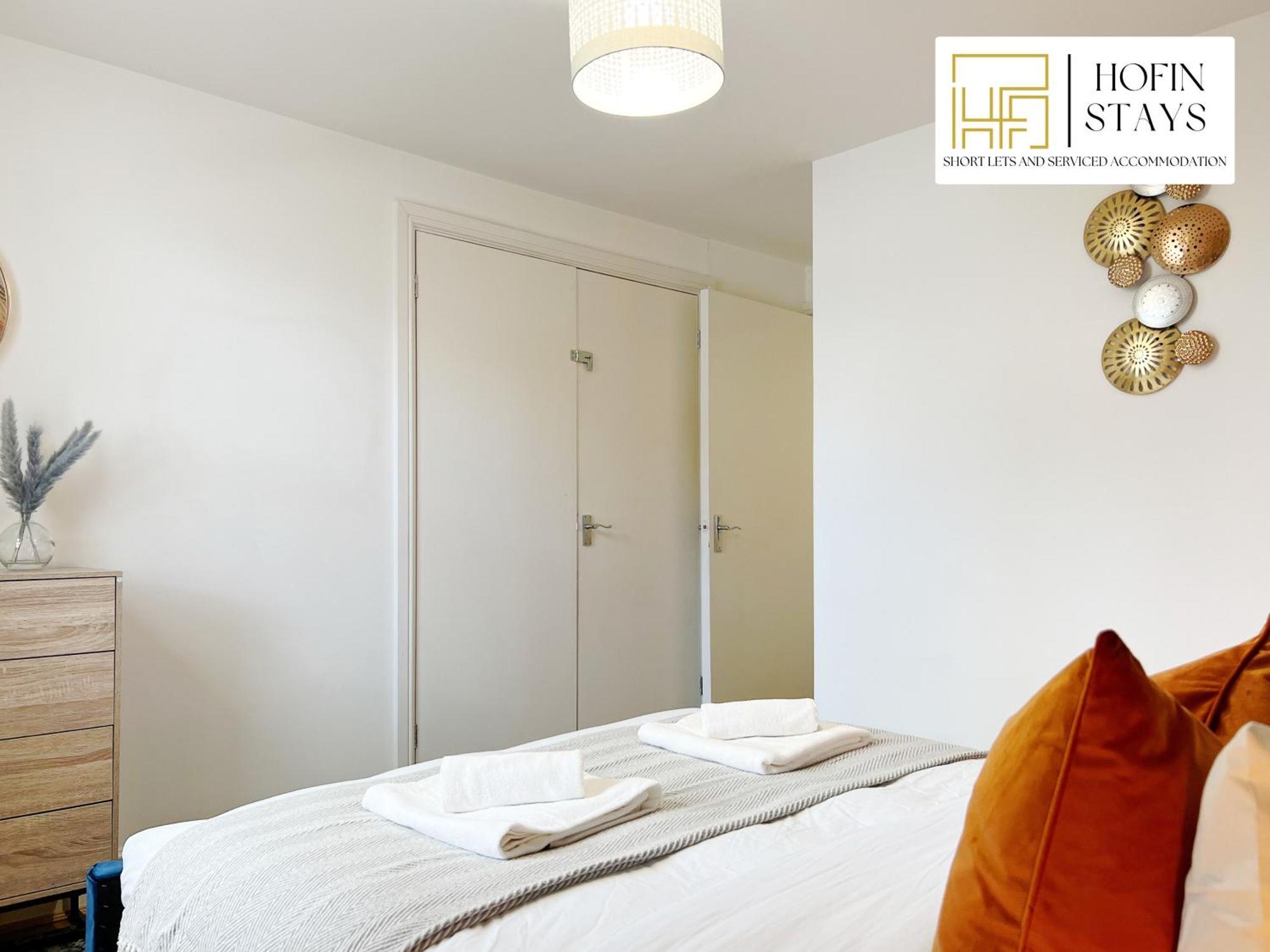 Last-minute Reserve L Premium On 2 Double Bed For 6 Guests L Deals L Hofin Short Lets & Serviced Apartamento *
